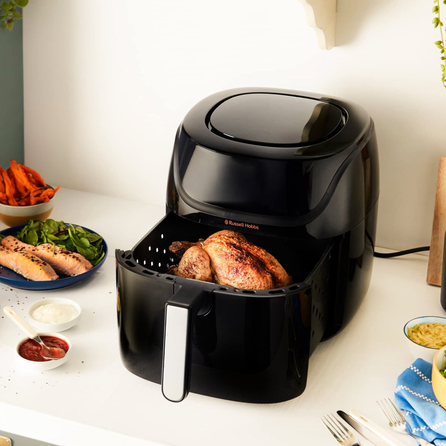 Russell Hobbs XXL Digital Air Fryer – 8L, 7 Functions, 10 Programs, Compact