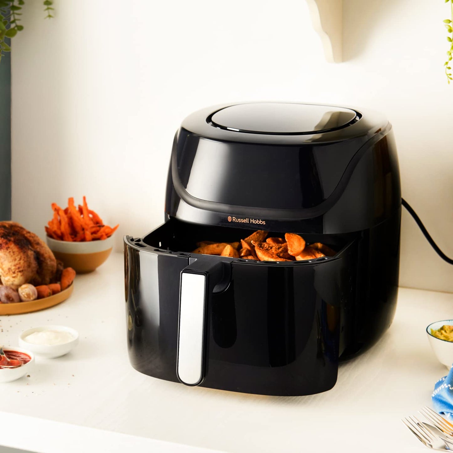 Russell Hobbs XXL Digital Air Fryer – 8L, 7 Functions, 10 Programs, Compact